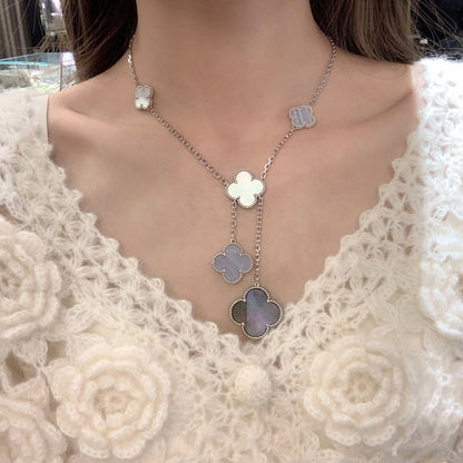[LUXE] COLLAR DE TRÉBOL DE CALCEDONIA CON 6 MOTIVOS DE PLATA 