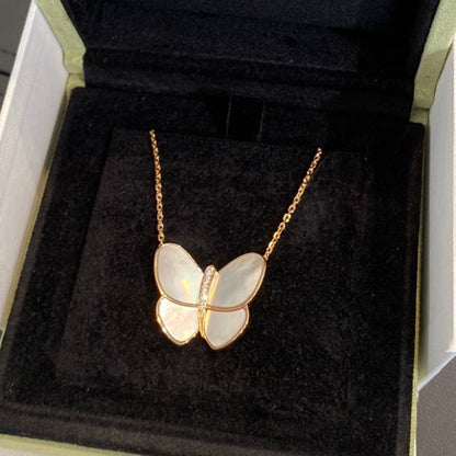 [LUXE] COLLAR DE MARIPOSA CON DIAMANTES Y MOPA DE ORO