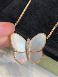 [LUXE] COLLAR DE MARIPOSA CON DIAMANTES Y MOPA DE ORO