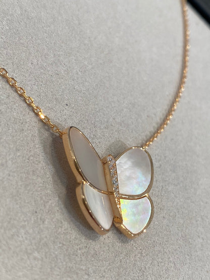 [LUXE] COLLAR DE MARIPOSA CON DIAMANTES Y MOPA DE ORO