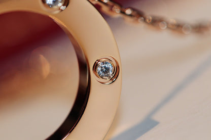 [LUXE]COLLAR LOVE 16MM 6 DIAMANTES ORO ROSA