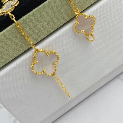 [LUXE] PULSERA DE ORO CON TRÉBOL MÁGICO Y 5 MOTIVOS