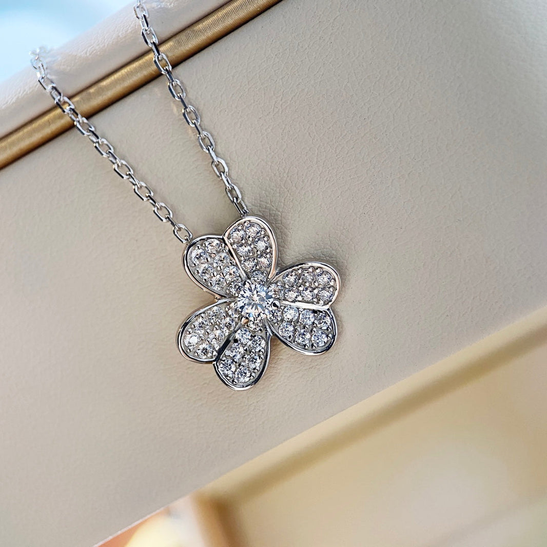 [LUXE]CLOVER DIAMOND NECKLACE SILVER