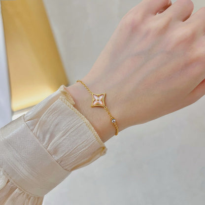 [LUXE] PULSERA DE ORO ROSA CON 1 DIAMANTE Y ESTRELLA