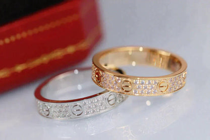 [LUXE] ANILLO DE AMOR DE 3,6 MM CON PAVÉ DE DIAMANTES
