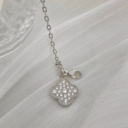 [LUXE] COLLAR DE PLATA Y DIAMANTES CON 5 MOTIVOS DE TRÉBOL