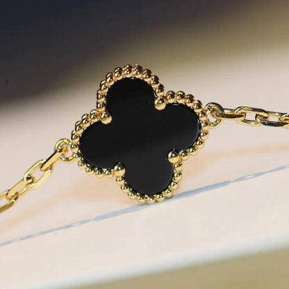 [LUXE] COLLAR DE ÓNIX CON 20 MOTIVOS DE TRÉBOL