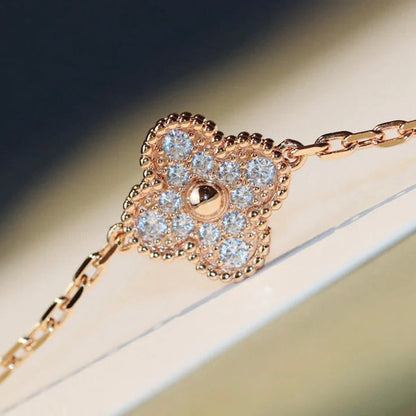 [LUXE] COLLAR DE DIAMANTES Y MALAQUITA CON 20 MOTIVOS DE TRÉBOL