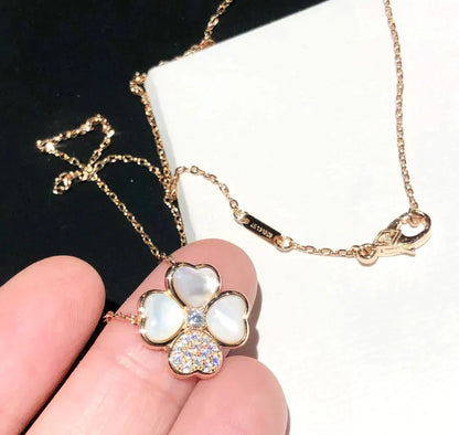 [LUXE] COLLAR DE ORO ROSA CON DIAMANTES Y TRÉBOL