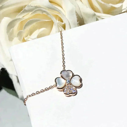 [LUXE] COLLAR DE ORO ROSA CON DIAMANTES Y TRÉBOL