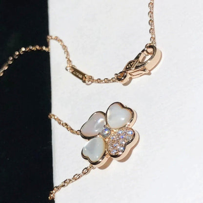 [LUXE] COLLAR DE ORO ROSA CON DIAMANTES Y TRÉBOL