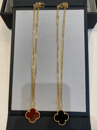 [LUXE] COLLAR TRÉBOL 25MM ORO CORNALINA