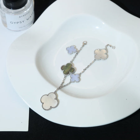 [LUXE]PULSERA TRÉBOL 5 MOTIVOS MOP CALCEDONIA PLATA 