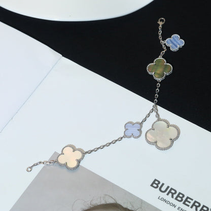 [LUXE]PULSERA TRÉBOL 5 MOTIVOS MOP CALCEDONIA PLATA 