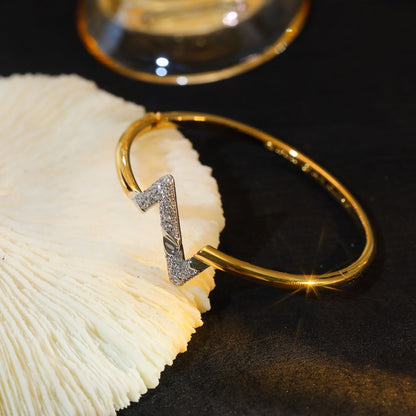 [LUXE] VOLTE PULSERA DE ORO CON DIAMANTES Y SITIO ABAJO