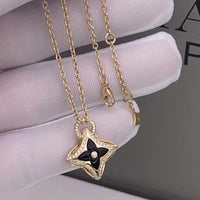 [LUXE] COLLAR DE ORO ROSA CON DIAMANTES Y PEDANTE ESTRELLA
