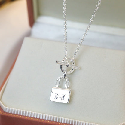 COLLAR DE PLATA CON PEDANTE POP H [LUXE]