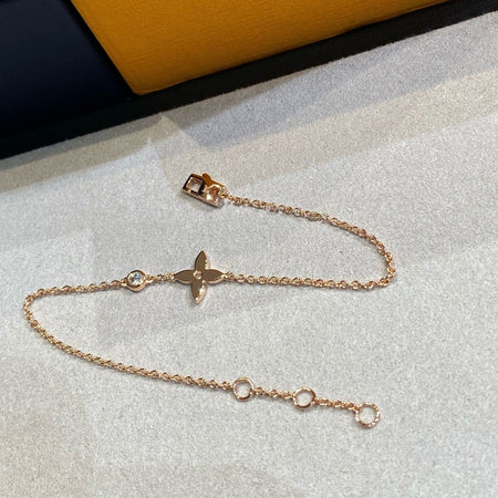[LUXE] PULSERA DE ORO ROSA CON DIAMANTES Y ESTRELLA