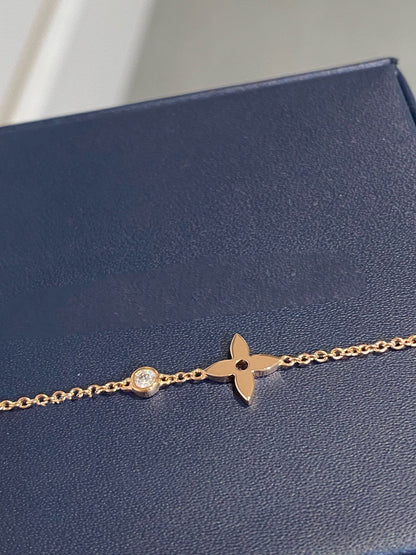 [LUXE] PULSERA DE ORO ROSA CON DIAMANTES Y ESTRELLA