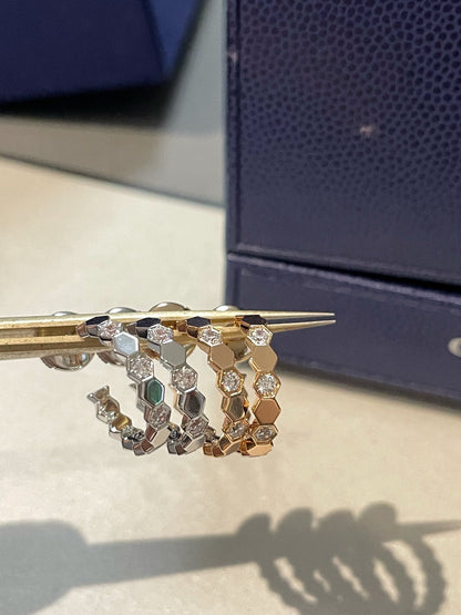 [LUXE]Anillo con diseño hueco de trébol de cuatro hojas en forma de flor