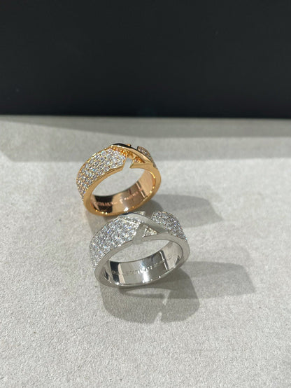 [LUXE] ANILLO DE PRUEBA DE GRAVAMEN CON DIAMANTES PAVIMENTADOS