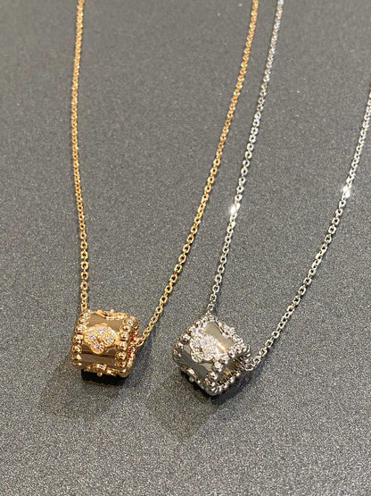 [LUXE] COLLAR DE PLATA CON DIAMANTES Y PEDANTE DE PERLEE 