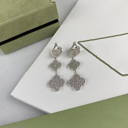 [LUXE] PENDIENTES DE PLATA CON 3 MOTIVOS DE TRÉBOL Y DIAMANTES