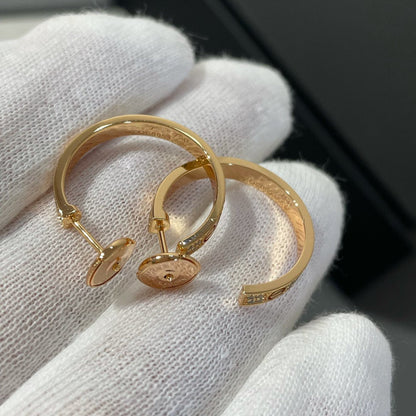 [LUXE] PENDIENTES DE ARO DE ORO ROSA CON DIAMANTES LOVE