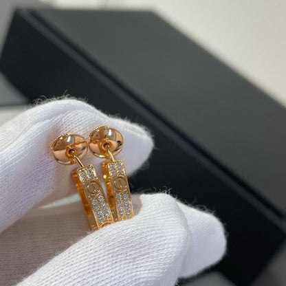 [LUXE] PENDIENTES DE ARO DE ORO ROSA CON DIAMANTES LOVE