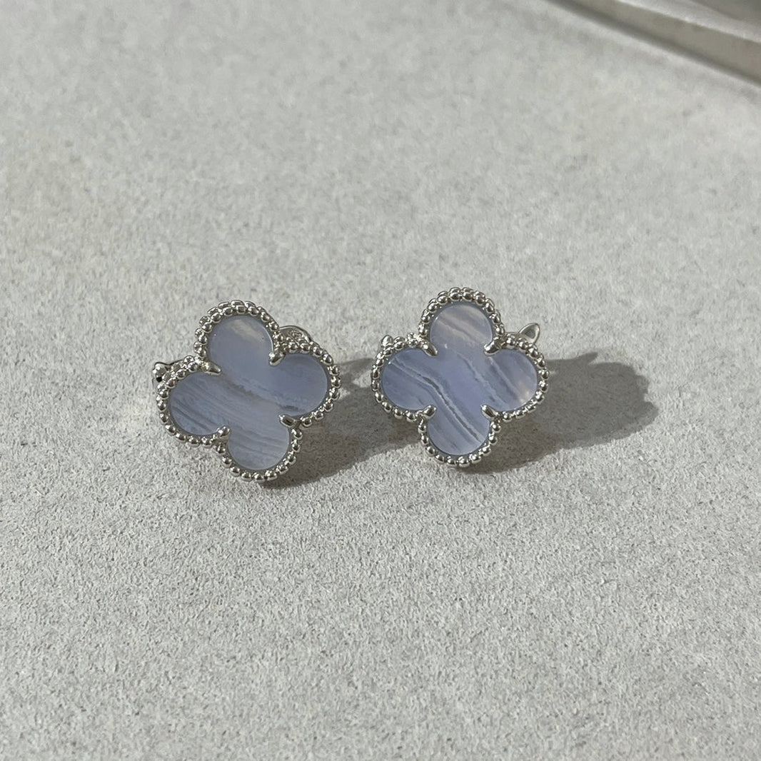 [LUXE]CLOVER CHALCEDONY SILVER STUD EARRINGS