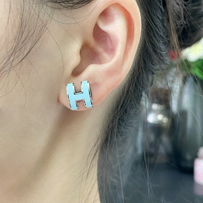 [LUXE] PENDIENTES POP H AZUL CIELO