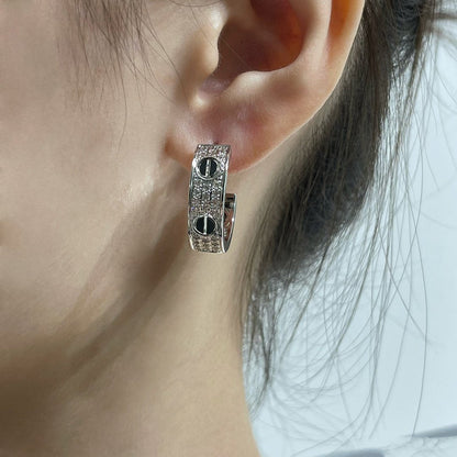 [LUXE] PENDIENTES DE PLATA CON DIAMANTES Y CERÁMICA LOVE