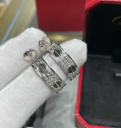 [LUXE] PENDIENTES DE PLATA CON DIAMANTES Y CERÁMICA LOVE