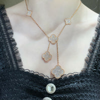 [LUXE] COLLAR CON 6 MOTIVOS DE TRÉBOL Y DIAMANTES PAVÉ