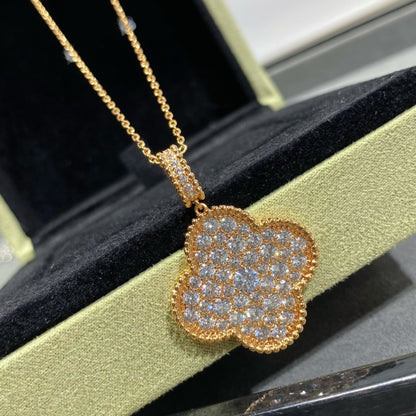 [LUXE] COLLAR LARGO CON PEDANTE GRANDE DE TRÉBOL DE 25 MM Y PAVÉ DE DIAMANTES