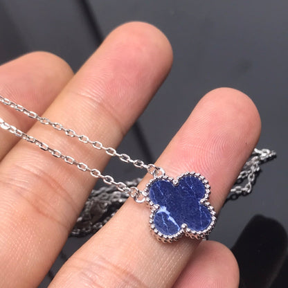 [LUXE] COLLAR LARGO DE PLATA CON TRÉBOL DE PIETERSITA