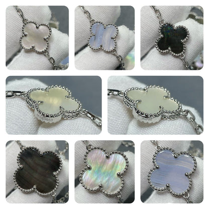 [LUXE] COLLAR DE PLATA CON 16 MOTIVOS DE TRÉBOL Y CALCEDONIA