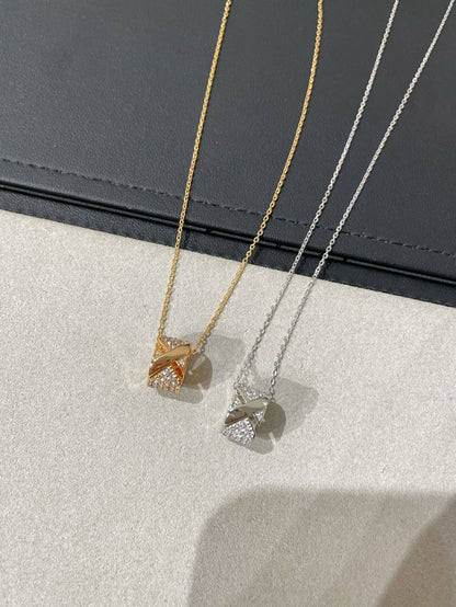 [LUXE] COLLAR CON PAVIMENTO DE DIAMANTES Y PRUEBA DE GRAVÁMENES