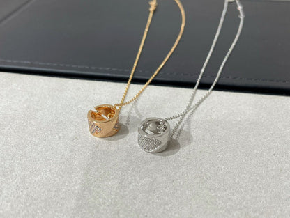 [LUXE] COLLAR CON PAVIMENTO DE DIAMANTES Y PRUEBA DE GRAVÁMENES