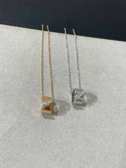 [LUXE] COLLAR DE DIAMANTES CON PRUEBA DE GRAVAMEN