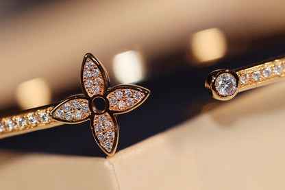 [LUXE]IDYLLE PULSERA ABIERTA DE ORO CON PAVÉ DE DIAMANTES