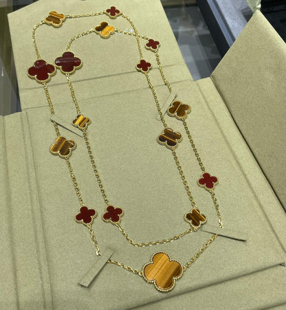 [LUXE] COLLAR DE OJO DE TIGRE CON 16 MOTIVOS DE TRÉBOL Y CORNALINA EN ORO ROSA