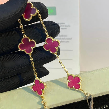 [Bloom] PULSERA DE PORCELANA ROSA CON ESMALTE DE TRÉBOL CON 5 MOTIVOS 