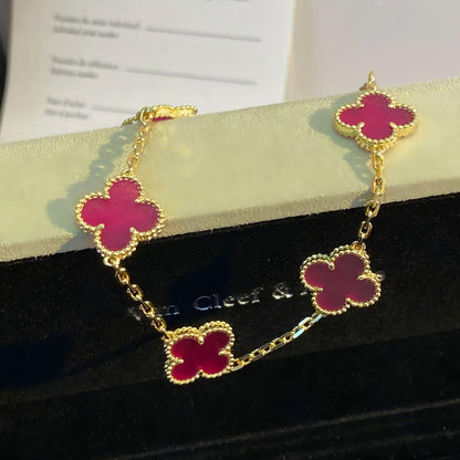 [Bloom] PULSERA DE PORCELANA ROSA CON ESMALTE DE TRÉBOL CON 5 MOTIVOS 