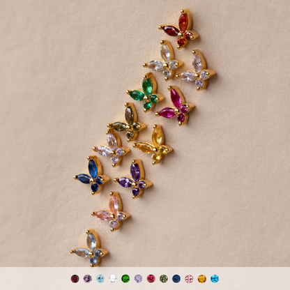 Pendientes planos con forma de mariposa y piedra de nacimiento
