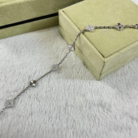 [LUXE]PULSERA LÁSER DE DIAMANTES CON 6 MOTIVOS DE TRÉBOL