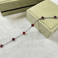 [LUXE]PULSERA DE ÁGATA ROJA CON 6 MOTIVOS DE TRÉBOL