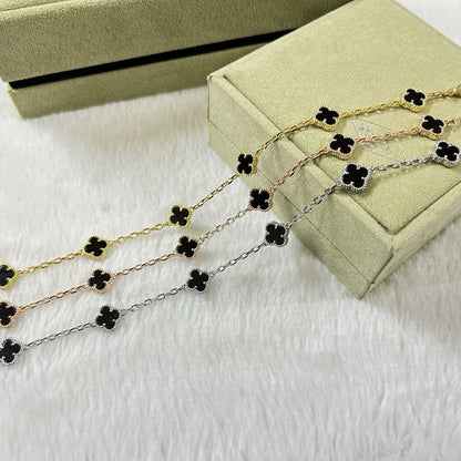 [LUXE]PULSERA DE ÓNIX CON 6 MOTIVOS DE TRÉBOL