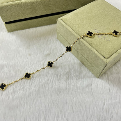 [LUXE]PULSERA DE ÓNIX CON 6 MOTIVOS DE TRÉBOL