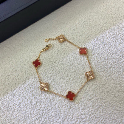 [LUXE]PULSERA LÁSER DE ÁGATA ROJA CON 6 MOTIVOS DE TRÉBOL